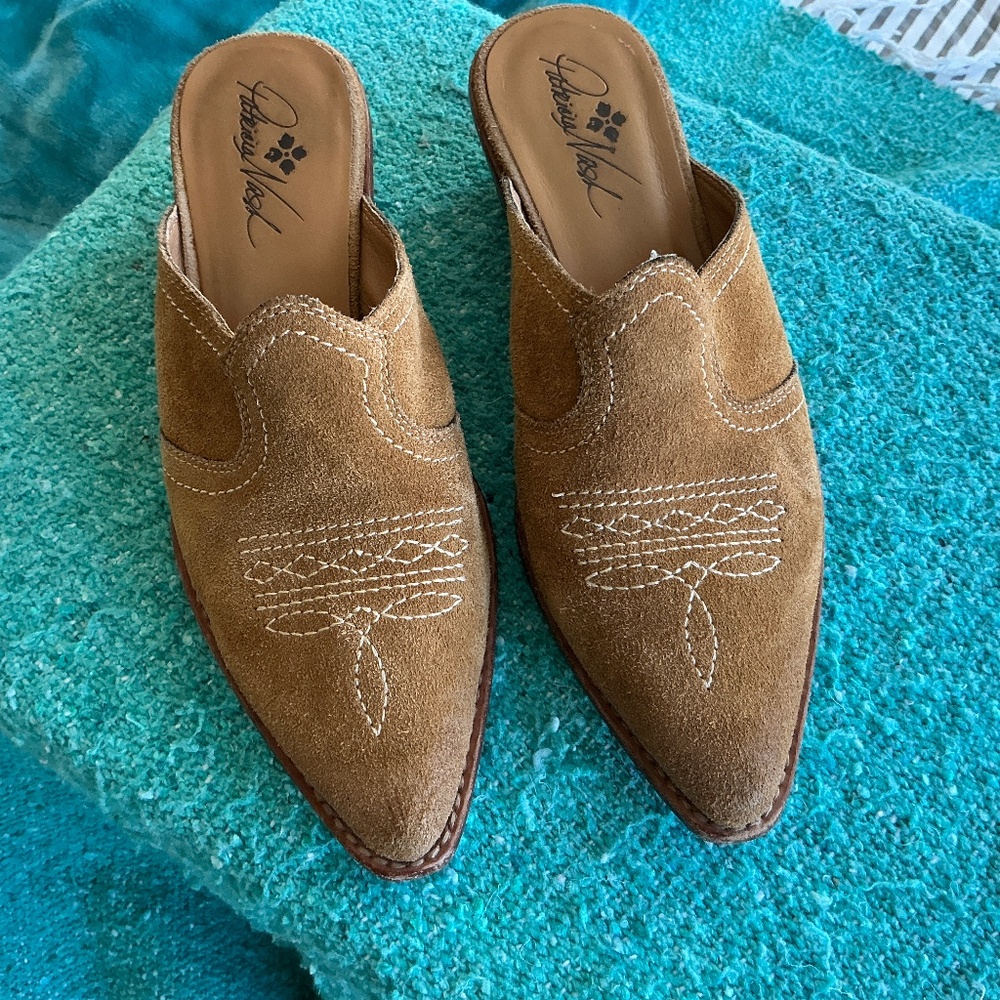 Patricia Nash Cowboy Mule Boot, size 8